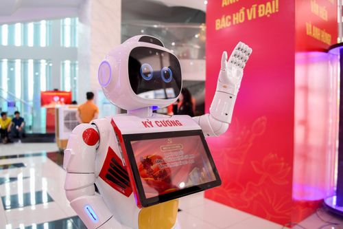 Loạt doanh nghiệp trưng bày dấu ấn công nghệ ở Đại hội Đảng bộ TP.HCM