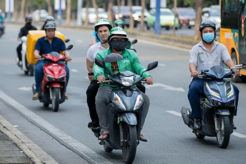 400.000 tài xế TP.HCM chuyển đổi xe điện: Chuyên gia, ứng dụng nói gì?