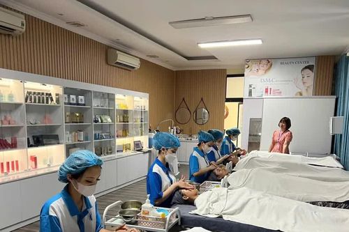 Học nghề làm đẹp ngắn hạn có nhiều cơ hội việc làm, lương cao