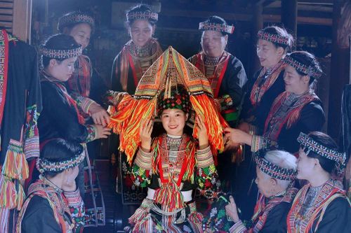 Vẻ đẹp nhân văn trong nhịp sống đương đại