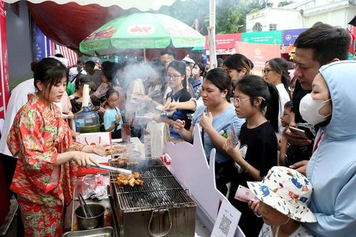 Khám phá tinh hoa ẩm thực 5 châu ở Lễ hội Văn hóa thế giới tại Hà Nội lần thứ nhất