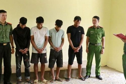 Bắt nhóm 4 đối tượng lợi dụng mưa lũ để trộm cắp tài sản tại Nghệ An