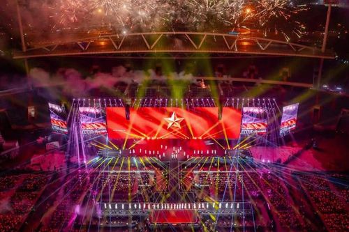 Concert 'Em xinh say hi' hướng về đồng bào vùng lũ