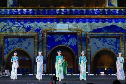 Mãn nhãn với đêm diễn 'Bước chân Di sản' trong Lễ hội Văn hóa thế giới tại Hà Nội 2025