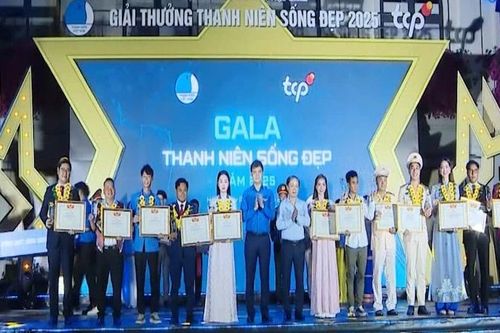 Tôn vinh những trái tim đẹp, lan tỏa năng lượng tích cực trong cộng đồng