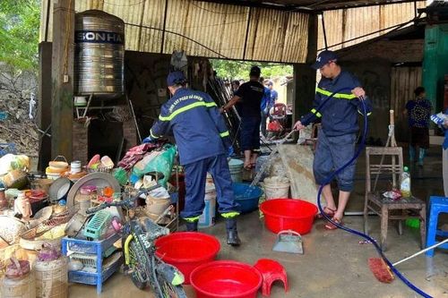 Hà Nội: Khẩn trương hỗ trợ nhân dân khắc phục hậu quả mưa bão