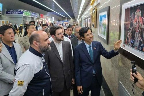 Triển lãm ảnh 'Việt Nam: Vẻ đẹp và sức sống vĩnh cửu' tại Iran