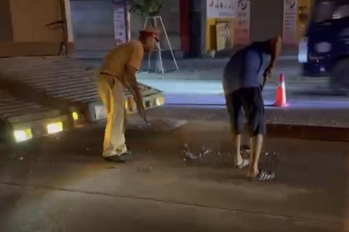 Hà Nội: Xử phạt tài xế xe đầu kéo làm rơi bê tông xuống đường trong đêm