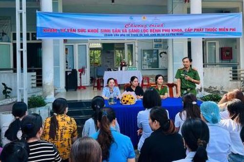 Công an xã Phú Ninh phối hợp khám chữa bệnh miễn phí cho phụ nữ