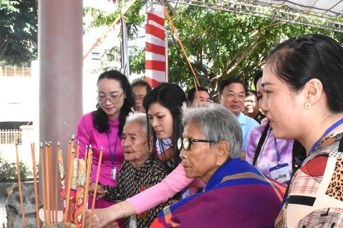 An Giang: Dâng hương kỷ niệm 65 năm ngày hy sinh của Anh hùng Mai Thị Nương