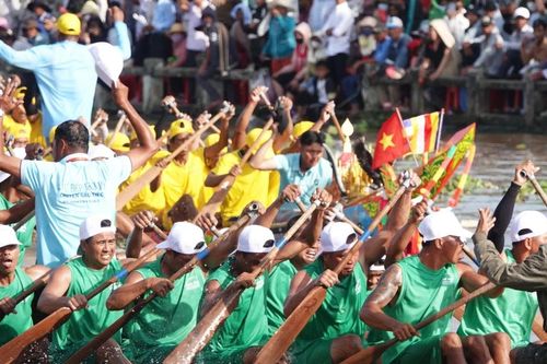 Giải đua ghe Ngo TP Cần Thơ năm 2025 quy tụ 60 đội tranh tài