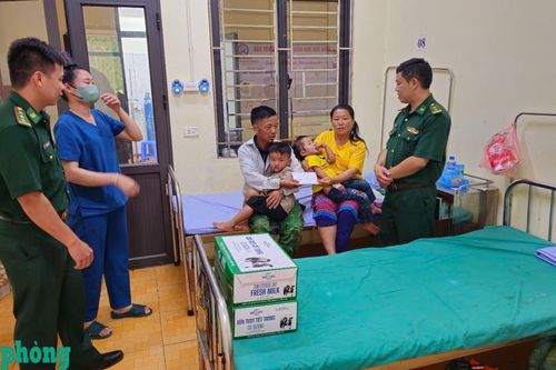 Quan tâm công tác chính sách, tiếp thêm động lực cho chiến sĩ Biên phòng Sơn La