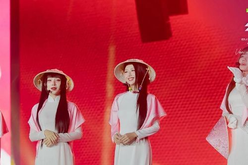 'Em xinh say hi' mang năng lượng tích cực, chung tay ủng hộ đồng bào vùng lũ