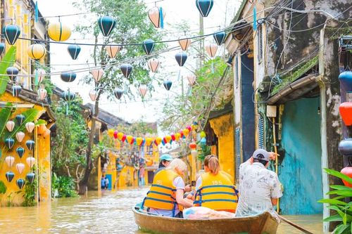 Du lịch mùa lũ chỉ có ở Việt Nam