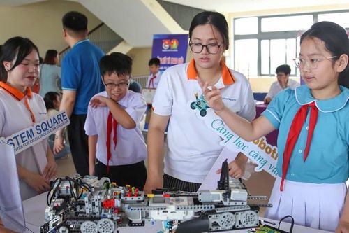 Ươm 'hạt mầm' công nghệ cho bạn trẻ Đà Nẵng
