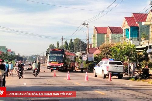 Xe khách giường nằm tông xe máy, 2 vợ chồng tử vong thương tâm