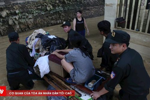 Lũ các sông đang xuống, số nhà ngập tại các địa phương đều giảm