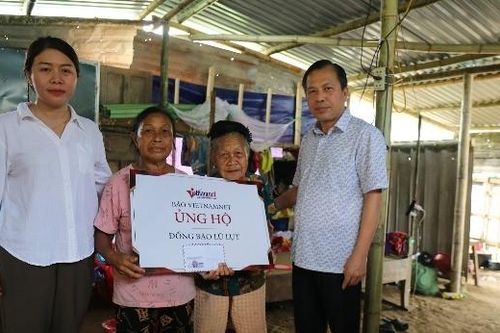 Mong bà con sớm vượt qua khó khăn, ổn định cuộc sống