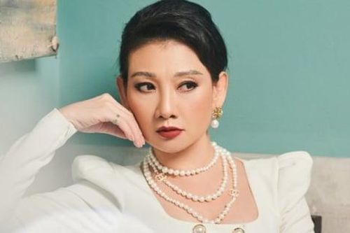 Cuộc sống đặc biệt của nữ NSND công khai hôn đồng giới ở tuổi 50