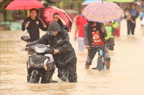 Lũ lụt vẫn tiếp diễn tại 17 tỉnh của Thái Lan