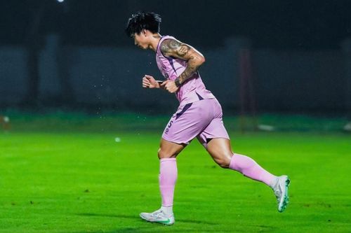 Lời động viên của Doãn Hải My dành cho Đoàn Văn Hậu