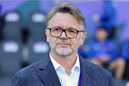 Kluivert có thái độ kiểu HLV Troussier khiến CĐV Indonesia phẫn nộ