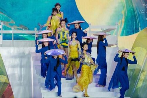 Concert 'Em xinh say hi' lan tỏa yêu thương, hướng về đồng bào vùng bão lũ