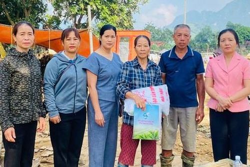 Hội LHPN tỉnh Thái Nguyên thăm hỏi, động viên gia đình hội viên bị lũ cuốn trôi