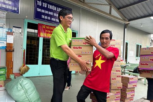 Xã Phú Lâm tổ chức chuyến hàng cứu trợ người dân bị thiên tai bão lũ