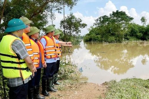 Lũ trên sông Thương trên báo động 3, sông Cầu dưới báo động 3