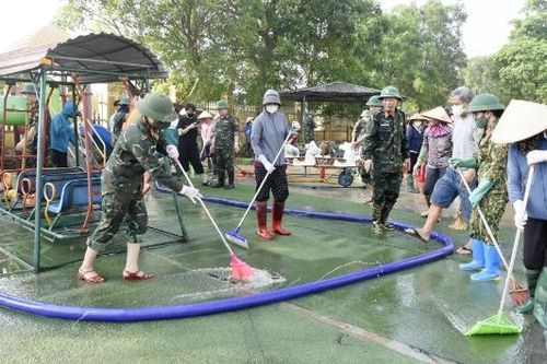 Hơn 1.000 người tham gia tổng vệ sinh môi trường tại xã Tam Giang