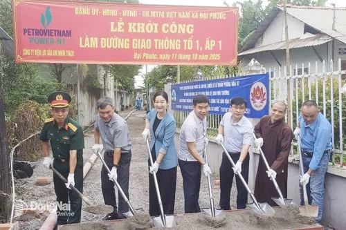 Các đơn vị phối hợp ra quân làm công tác dân vận