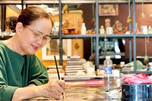 Người kể chuyện làng mình