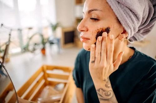 Những sai lầm khi tẩy da chết khiến da lão hóa sớm