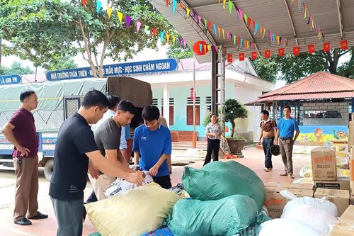 Hiệp hội Du lịch tỉnh tiếp sức thầy trò vùng lũ Thuận Hòa