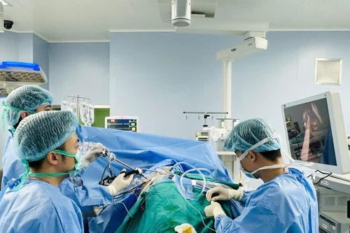 Ghép thận tự thân lần đầu tiên tại Việt Nam