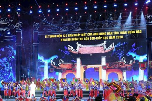 Chủ tịch Quốc hội Trần Thanh Mẫn dự lễ tưởng niệm 725 năm ngày mất Anh hùng dân tộc Trần Hưng Đạo