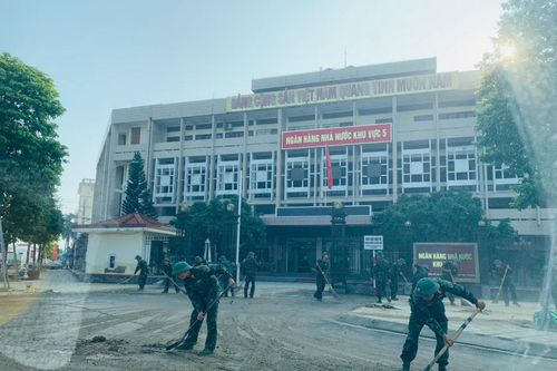 NHNN Khu vực 5 chủ động ứng phó bão lũ, bảo đảm an toàn hệ thống ngân hàng