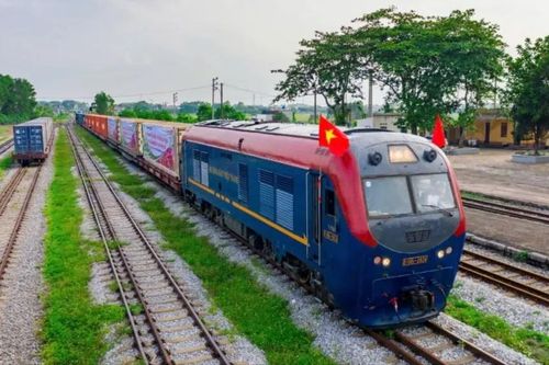 Miễn phí vận chuyển hàng cứu trợ bằng tàu hỏa