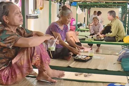 Đoàn kết, sẻ chia giúp người dân Thư Lâm vượt qua lũ dữ