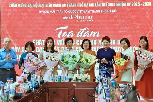 Phát huy vai trò phụ nữ Thủ đô trong xây dựng Đảng, chính quyền, chuyển đổi số