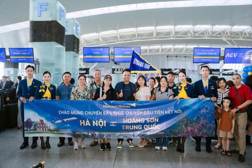 Vietravel Airlines thực hiện thành công chuyến bay charter đầu tiên kết nối Hà Nội - Hoàng Sơn