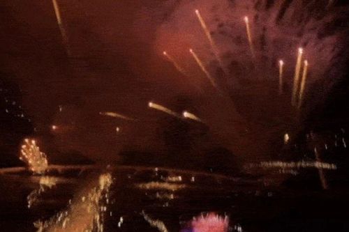 Pháo hoa bắn vào khán giả tại concert 'Em xinh say hi' ở sân Mỹ Đình: Ban Tổ chức lên tiếng