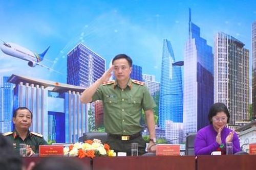 Đoàn đại biểu dự Đại hội Đảng bộ TPHCM tham quan, tìm hiểu các công trình, mô hình tiêu biểu