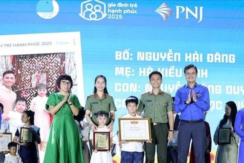 Tuyên dương 10 'Gia đình trẻ hạnh phúc' toàn quốc năm 2025