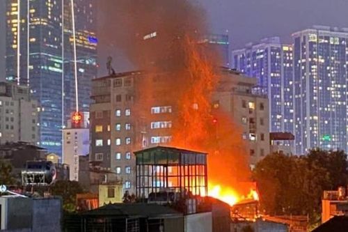 Hai lần đốt rác trên tầng thượng gây cháy lớn tại đường Đê La Thành, 1 đối tượng bị bắt khẩn cấp