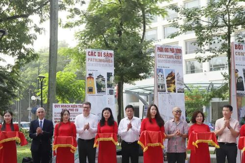 Trưng bày quy hoạch, kiến trúc khu phố cũ tại vườn hoa Tao Đàn
