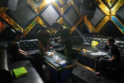 Siết chặt quản lý ma túy ở cơ sở kinh doanh có điều kiện karaoke