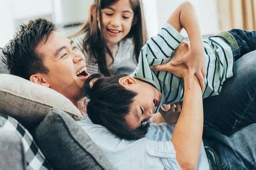 Khi tình yêu của cha mẹ khiến con sợ hãi thay vì hạnh phúc
