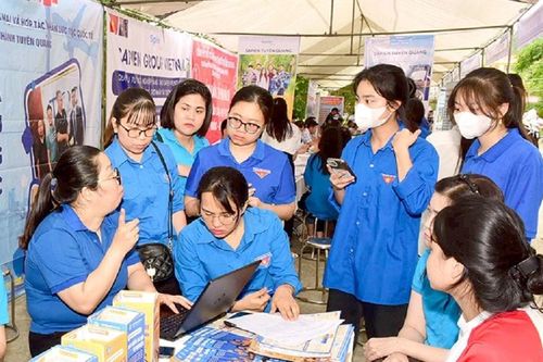 Giảm nghèo hiệu quả từ xuất khẩu lao động